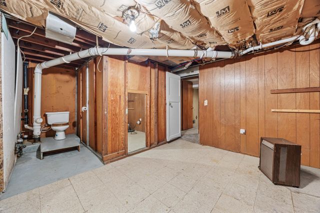 215 16th Street N, Moorhead, MN 56560