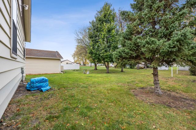 215 16th Street N, Moorhead, MN 56560