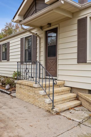 215 16th Street N, Moorhead, MN 56560