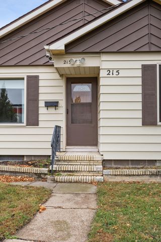 215 16th Street N, Moorhead, MN 56560