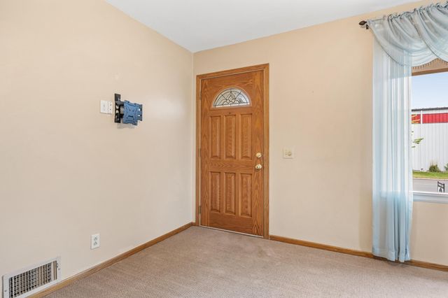 215 16th Street N, Moorhead, MN 56560