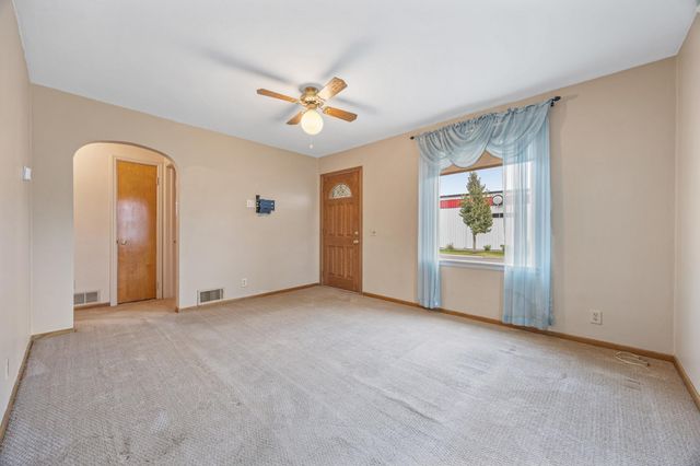 215 16th Street N, Moorhead, MN 56560