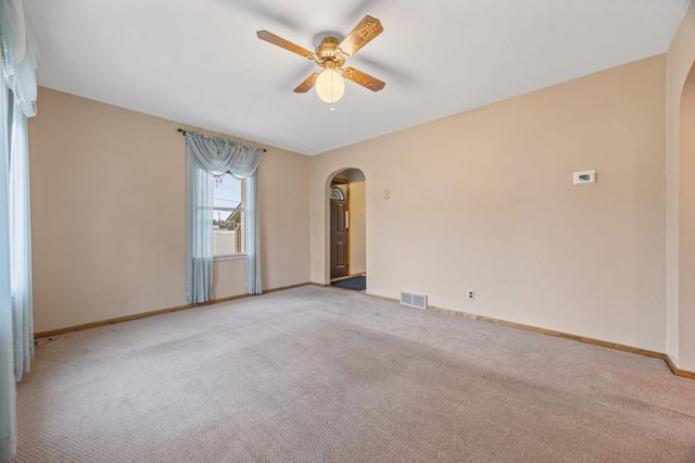 215 16th Street N, Moorhead, MN 56560