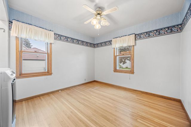 215 16th Street N, Moorhead, MN 56560