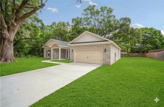 7051 Country Oaks Drive N, Irvington, AL 36544