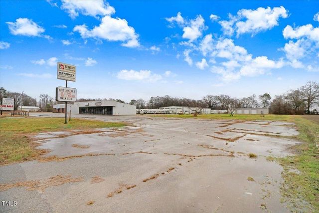 409 Nc 111, Goldsboro, NC 27534