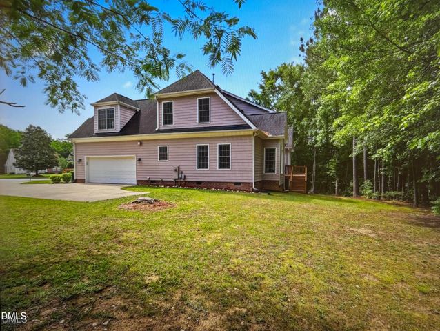 905 Babbling Creek Lane, Fuquay Varina, NC 27526