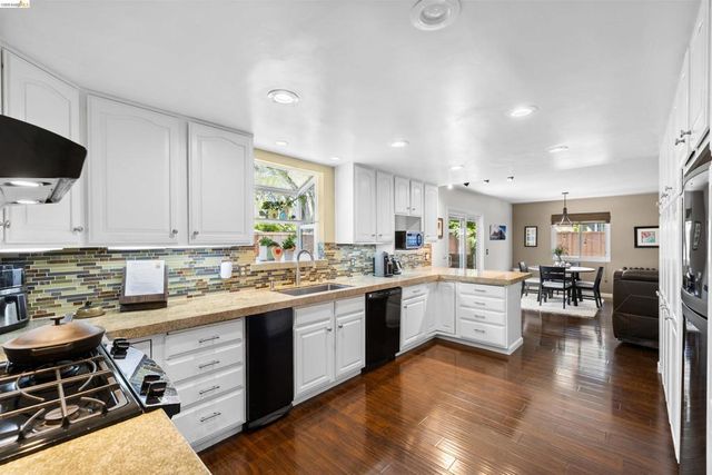 17032 Via Corona, San Lorenzo, CA 94580