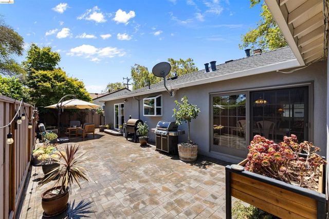 17032 Via Corona, San Lorenzo, CA 94580