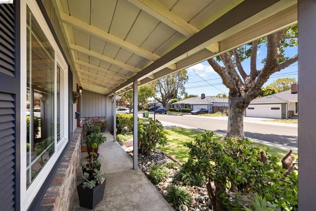 17032 Via Corona, San Lorenzo, CA 94580