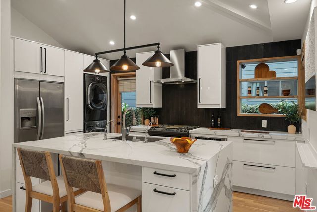 3775 Maplewood Avenue, Los Angeles, CA 90066