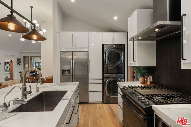 3775 Maplewood Avenue, Los Angeles, CA 90066