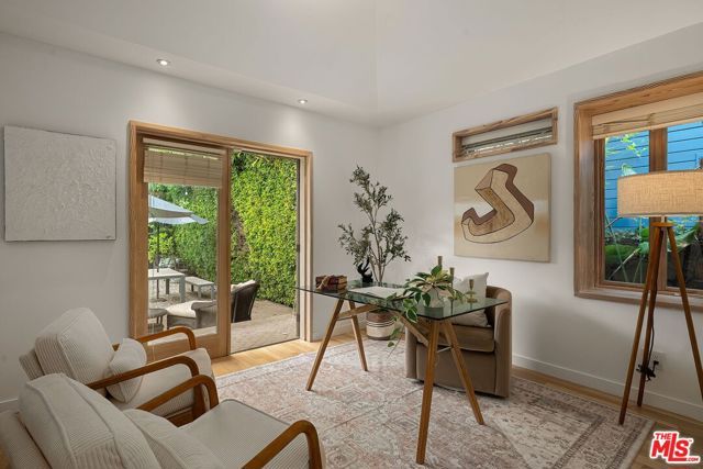 3775 Maplewood Avenue, Los Angeles, CA 90066