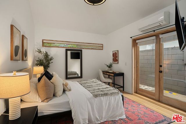 3775 Maplewood Avenue, Los Angeles, CA 90066