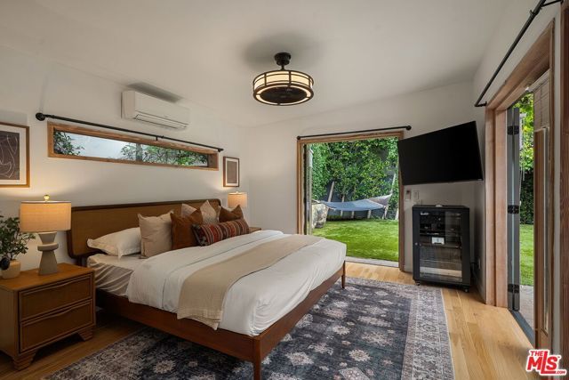 3775 Maplewood Avenue, Los Angeles, CA 90066