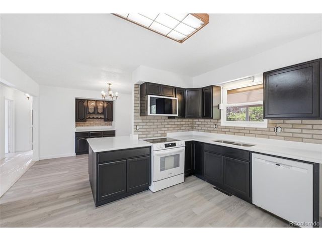 745 Mobile St, Aurora, CO 80011