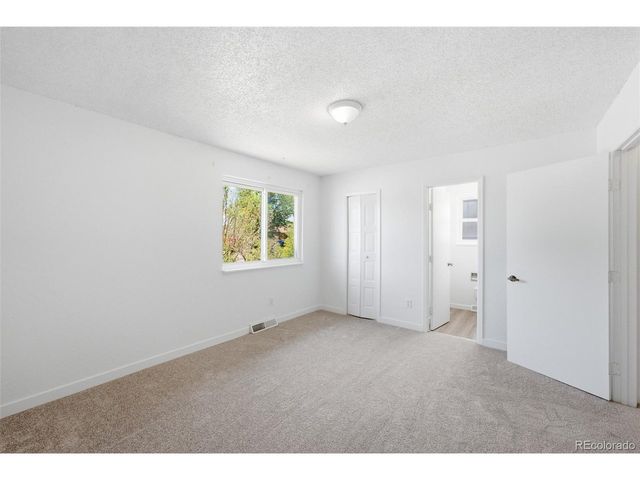 745 Mobile St, Aurora, CO 80011