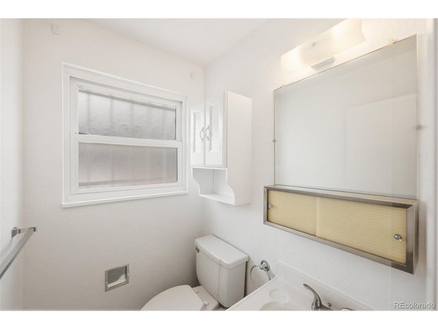 745 Mobile St, Aurora, CO 80011