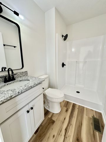 709 S Russell St, Portland, TN 37148