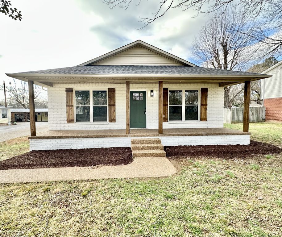 709 S Russell St, Portland, TN 37148