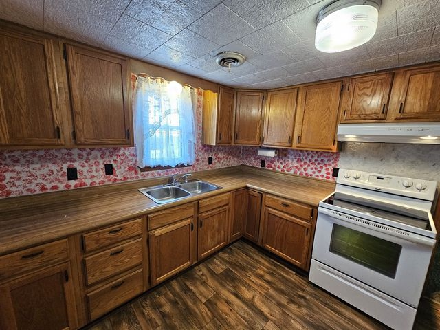 14104 E Game Farm Road, Mt Vernon, IL 62864