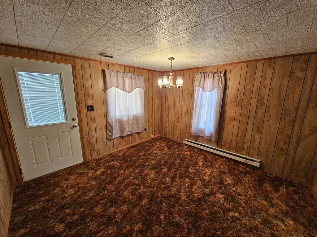 Image 18 of property listing at 14104 E Game Farm Road, Mt Vernon, IL 62864