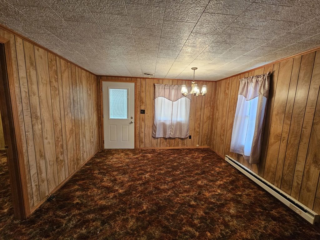 Image 19 of property listing at 14104 E Game Farm Road, Mt Vernon, IL 62864