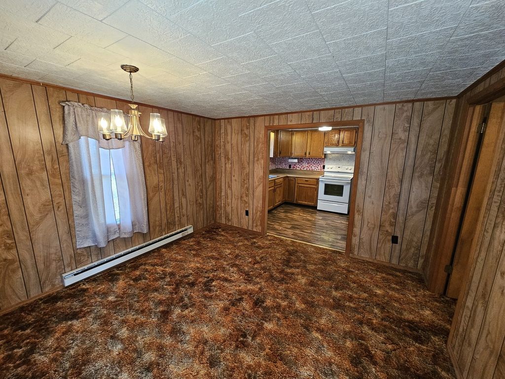 Image 20 of property listing at 14104 E Game Farm Road, Mt Vernon, IL 62864