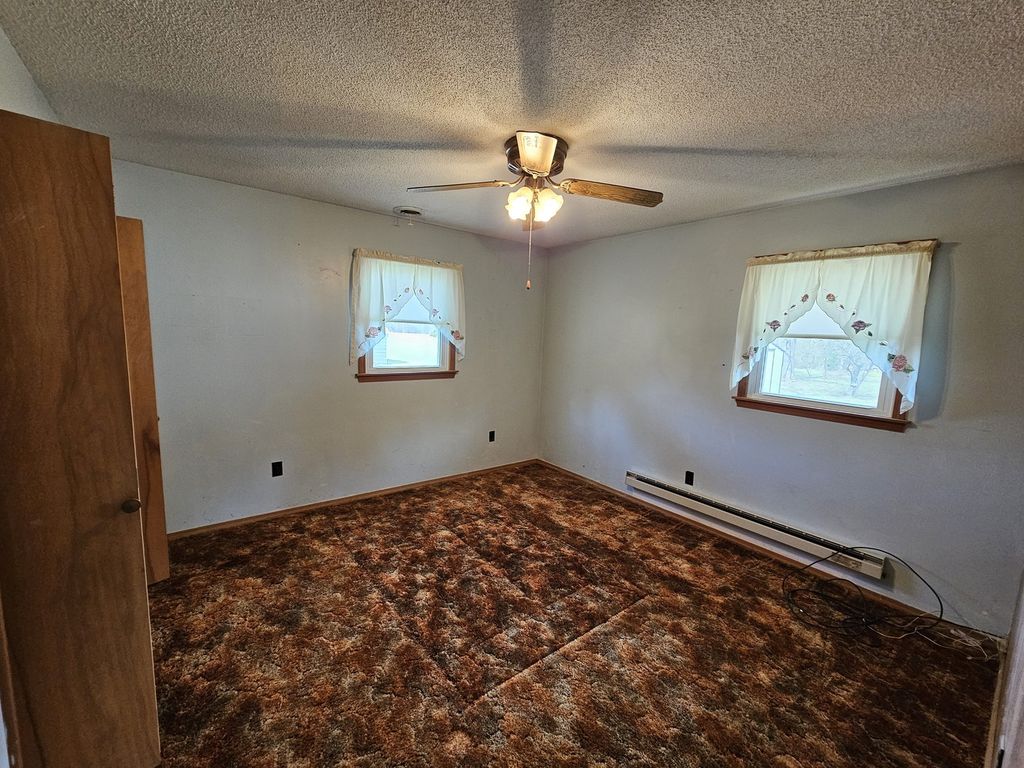 Image 24 of property listing at 14104 E Game Farm Road, Mt Vernon, IL 62864