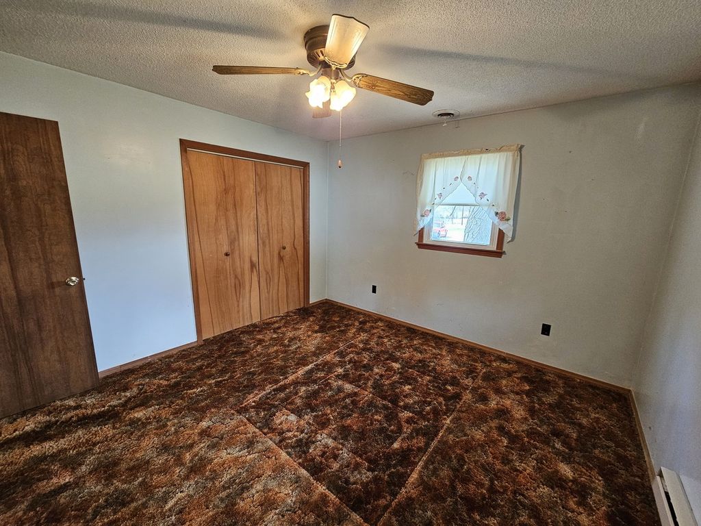 Image 25 of property listing at 14104 E Game Farm Road, Mt Vernon, IL 62864