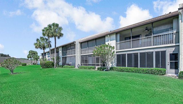 7915 Willow Spring Drive 1223, Lake Worth, FL 33467