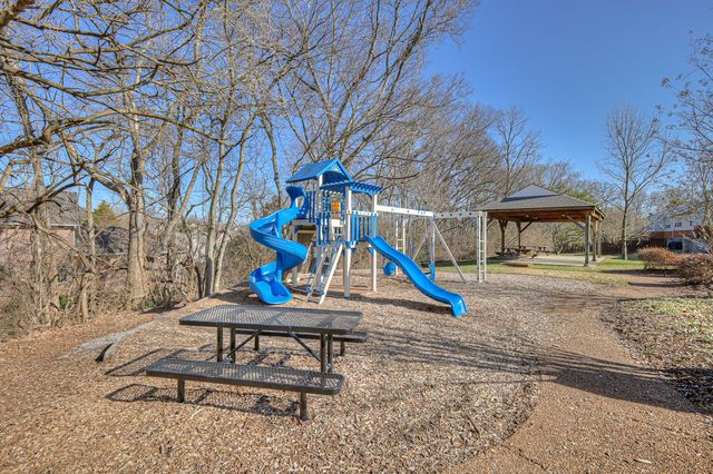 437 Old Towne Dr, Brentwood, TN 37027