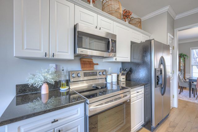 437 Old Towne Dr, Brentwood, TN 37027