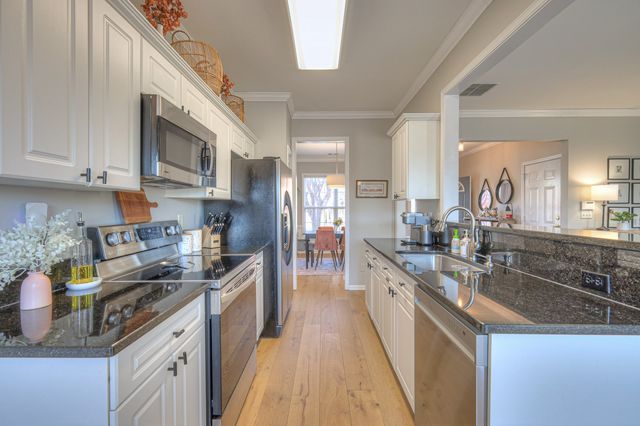 437 Old Towne Dr, Brentwood, TN 37027