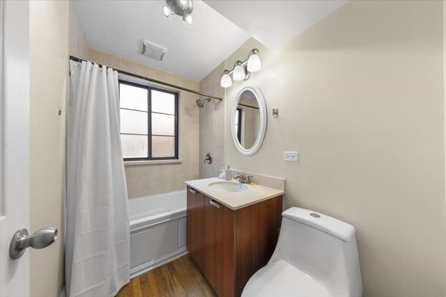 7423 N Sheridan Road 3W, Chicago, IL 60626