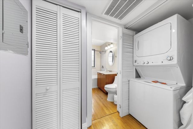 7423 N Sheridan Road 3W, Chicago, IL 60626