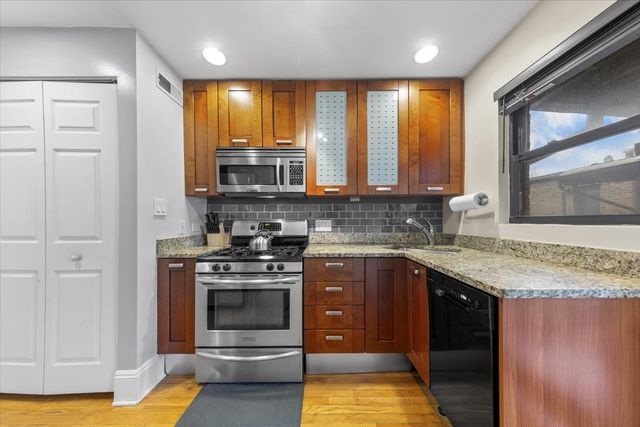 7423 N Sheridan Road 3W, Chicago, IL 60626