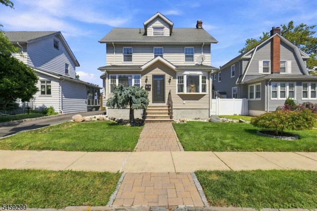 833 Livingston Rd, Elizabeth City, NJ 07208 — exterior