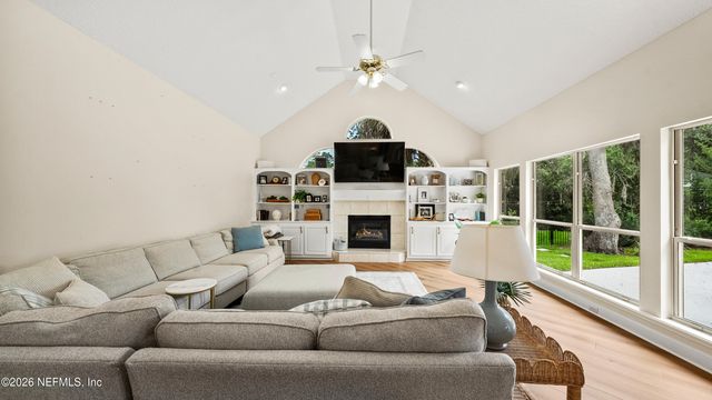 1372 WINDSOR HARBOR Drive, Jacksonville, FL 32225