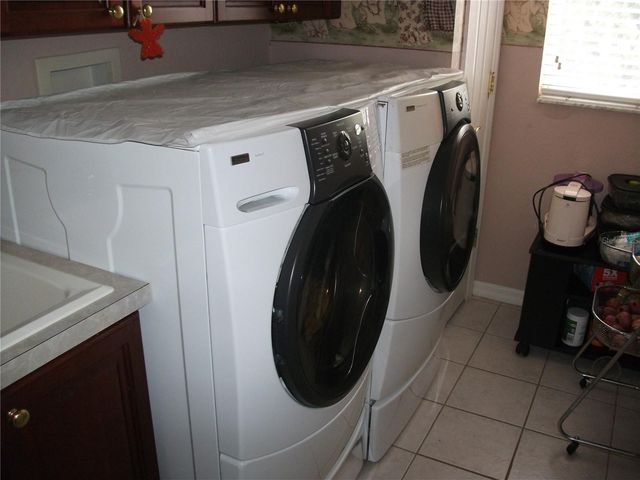 913 MICHELE CIRCLE, Dunedin, FL 34698