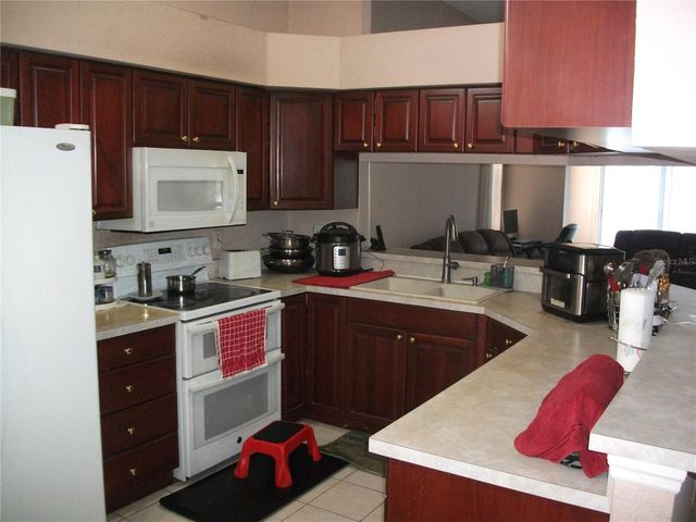 913 MICHELE CIRCLE, Dunedin, FL 34698