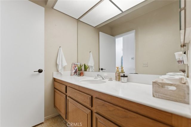 6 Blacksmith Circle, Pomona, CA 91766