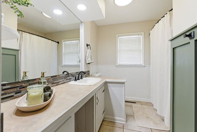 1214 N Sheridan Ave, Wichita, KS 67203