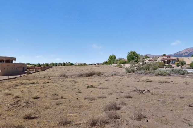 8241 San Diego Avenue NE, Albuquerque, NM 87122