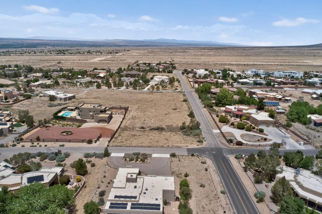 8241 San Diego Avenue NE, Albuquerque, NM 87122