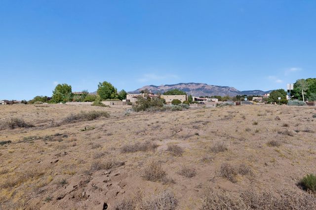 8241 San Diego Avenue NE, Albuquerque, NM 87122