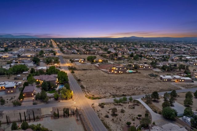 8241 San Diego Avenue NE, Albuquerque, NM 87122