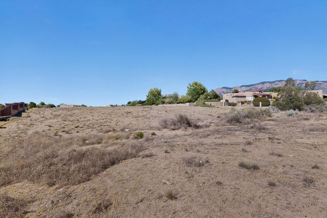 8241 San Diego Avenue NE, Albuquerque, NM 87122