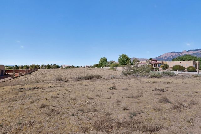 8241 San Diego Avenue NE, Albuquerque, NM 87122