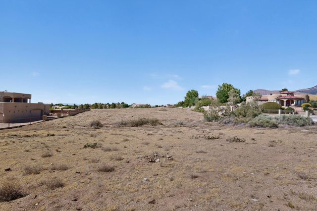 8241 San Diego Avenue NE, Albuquerque, NM 87122